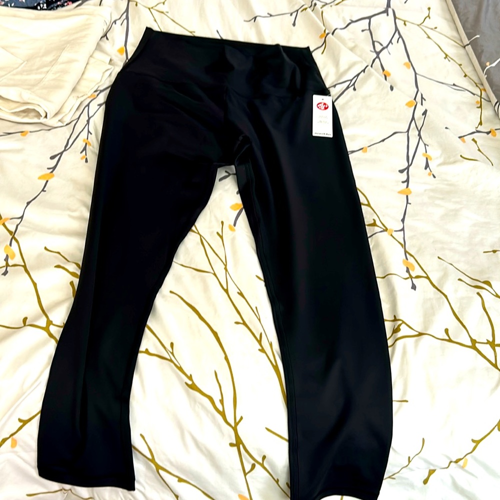 Manduca yoga leggings. Most trusted yoga brand for over 20 years.